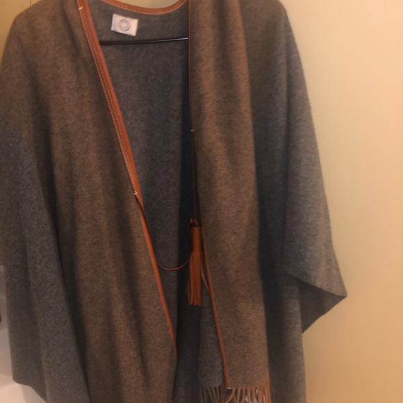 New AUTHENTIC HERMES limited edition Poncho - Picture 3 of 4